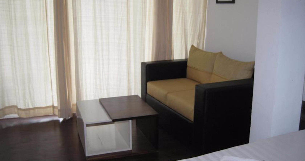 Lake Wind Hotel 티사마하라마 외부 사진