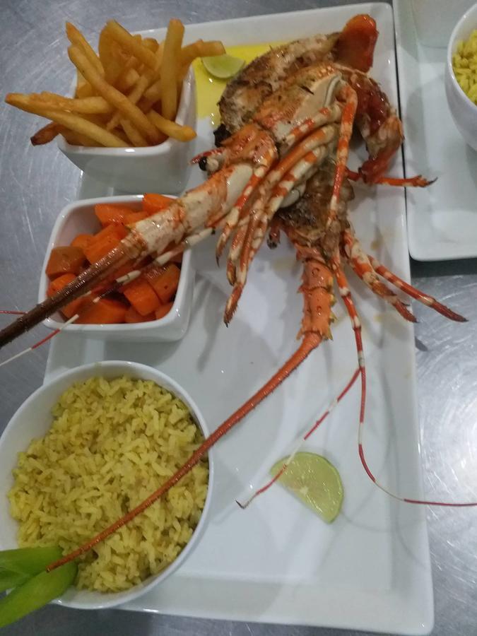 Lake Wind Hotel 티사마하라마 외부 사진